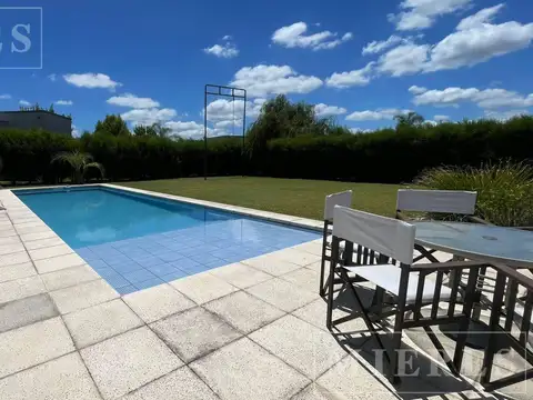 Casa 5 ambientes con 3 baños