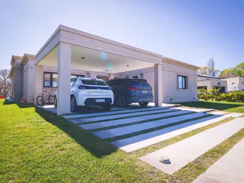 Casa en Venta en Neuquén, USD 695.000