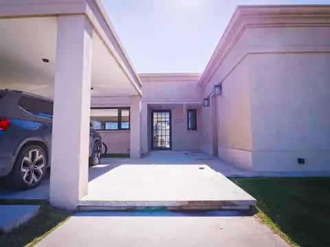 Casa 6 ambientes con 2 baños