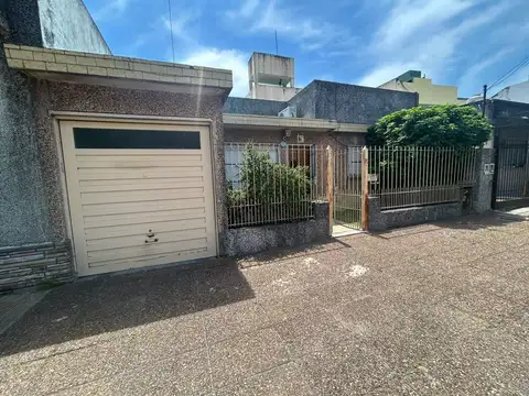 VENDE CASA 4 AMB PILETA PARRILLA APTO CRED