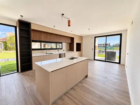 Casa Chalet  en Venta en El Naudir, Escobar, G.B.A. Zona Norte
