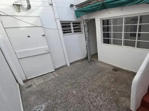 Depto Tipo Casa en Venta con 1 cocheras