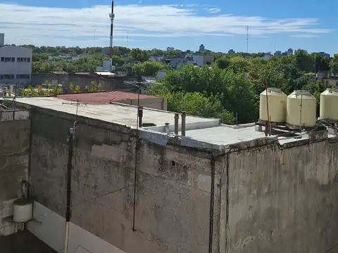 LUMINOSO DEPTO. DE 2 AMBIENTES CON LAVADERO SEPARADO