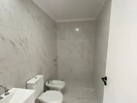 Departamento en Alquiler en Villa Raffo, $ 650.000