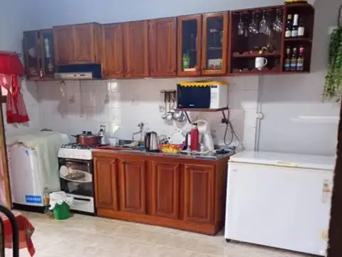 Casa 8 ambientes con 1 baño