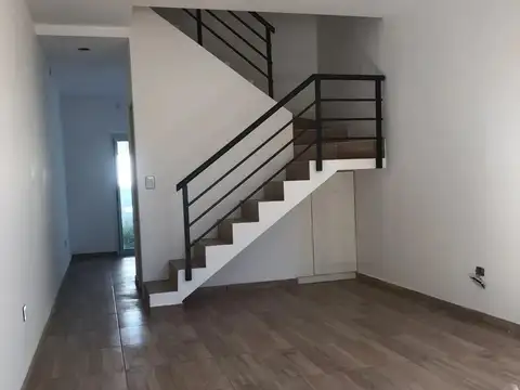 Casa 3 ambientes con 2 baños