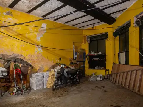 Casa 7 ambientes con 1 baño