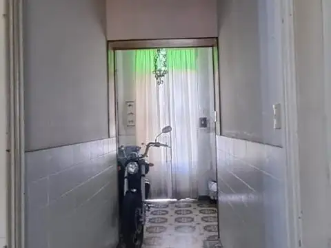 Hermosa casa al frente en Alberdi