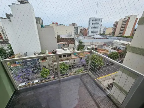 Venta - 3 ambientes c/ cochera - Caballito