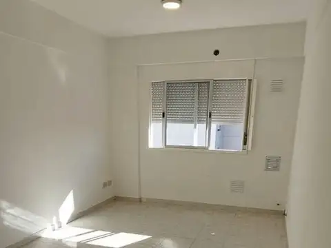Departamento en Alquiler en Haedo, $ 400.000