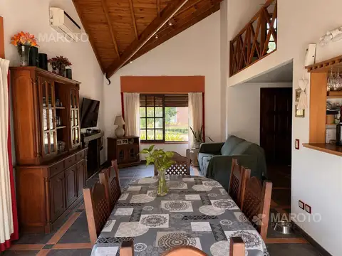 Casa en Venta con 3 cocheras