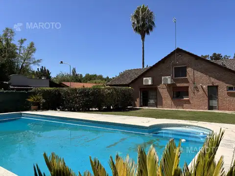 Venta casa 5 ambientes con amplio parque y pileta en Maschwitz Village 