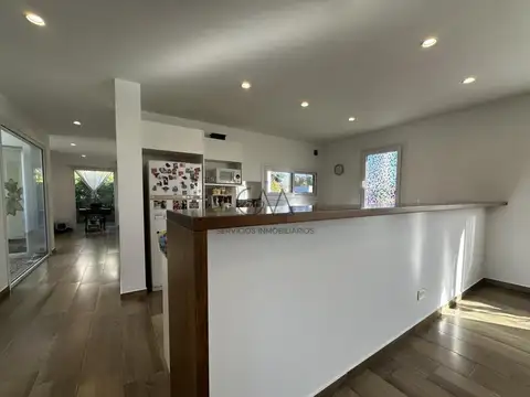 Casa 4 ambientes con 3 baños
