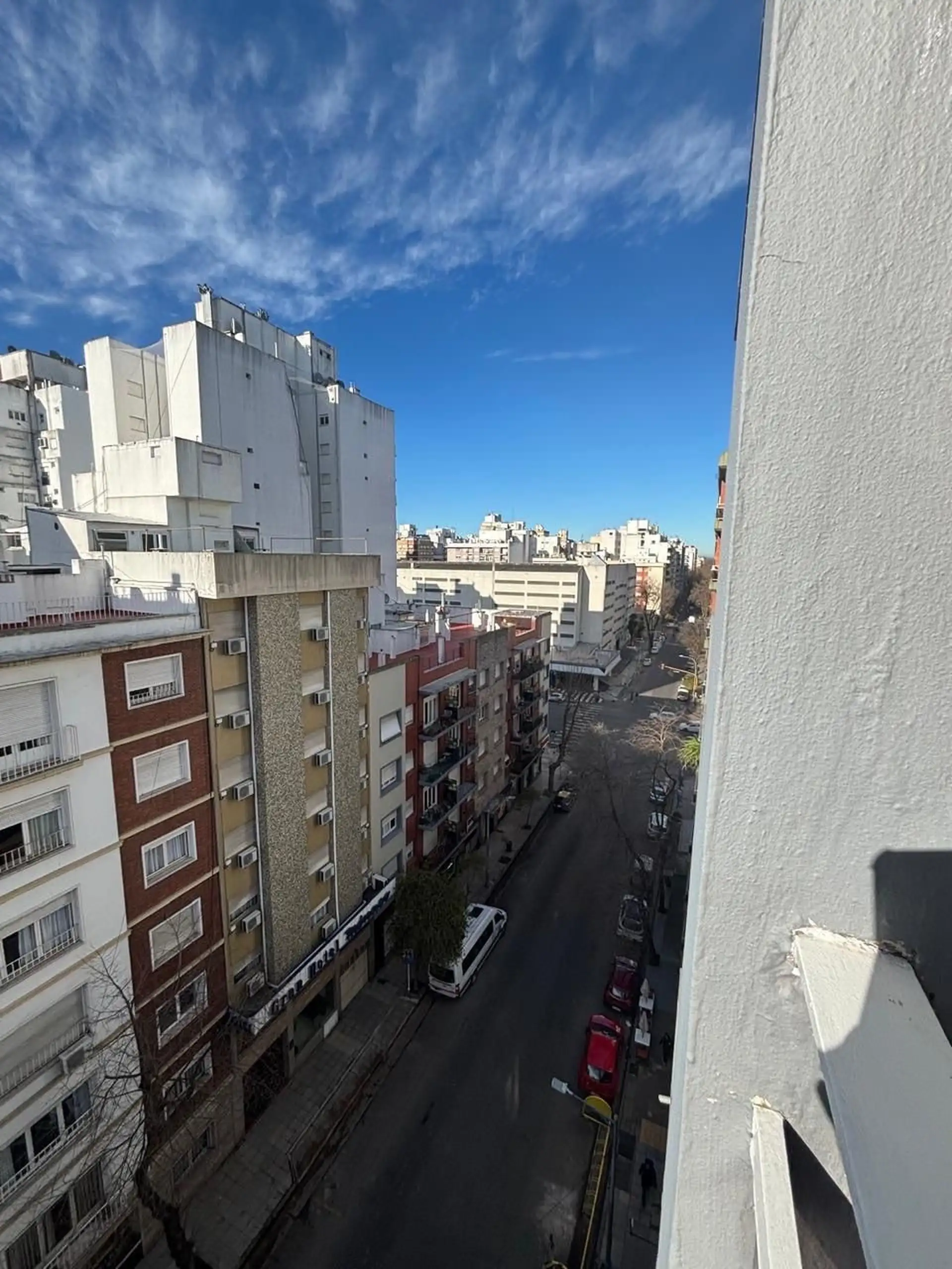 Venta Departamento 1 ambiente Amplio. Al frente. Centro