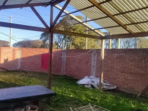 CASA 3 AMBIENTE VENTA BARRIO SANTA ANA GLEW