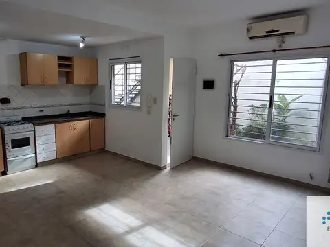 Depto Tipo Casa en Alquiler de 1 dormitorio