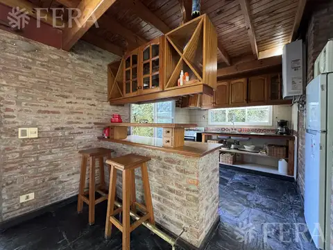 Casa en Venta con 2 cocheras