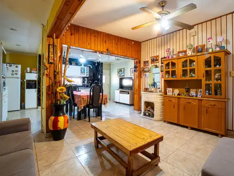 Casa 5 ambientes con 3 baños