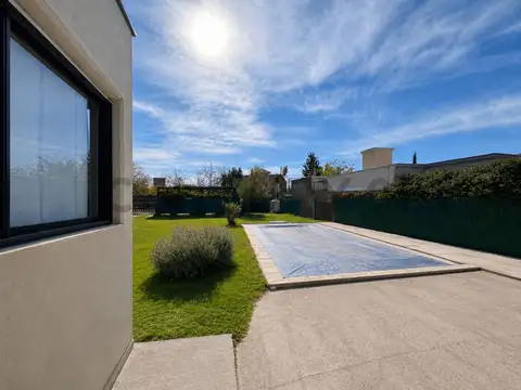 Casa en Venta en Perdriel, USD 155.000