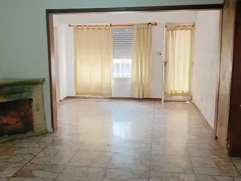 Casa 5 ambientes con 1 baño