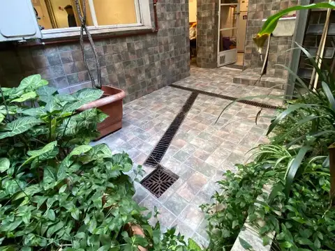 Beruti 3100, Piso PB
