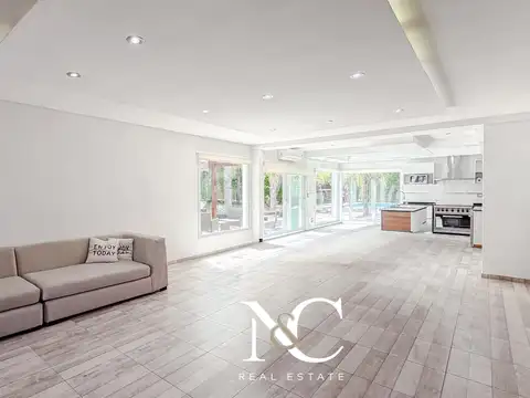 Casa 5 ambientes con 4 baños