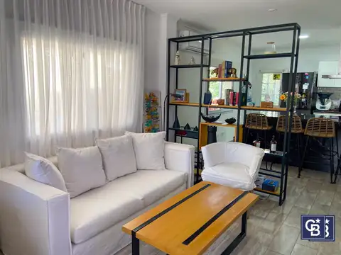 Casa 3 ambientes con 2 baños
