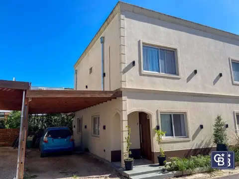 Venta de Departamento Duplex 3 Ambientes con pileta y parrilla en Complejo Metz Village, Pilar