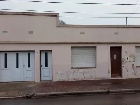 Casa en venta - 4 Dormitorios 1 Baño - Cochera - 690Mts2 - Carmen de Areco