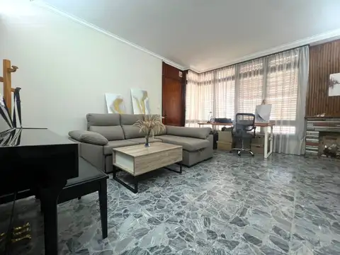 Casa en Venta con 5 cocheras