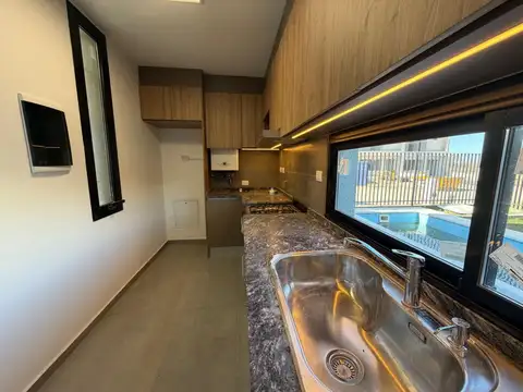 Depto Tipo Casa en Alquiler en Campo Chico Urbanizacion Residencial, $ 2.150.000