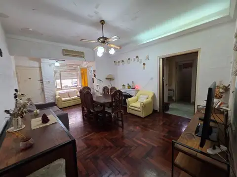 Venta 3 ambientes con dependencia frente Floresta
