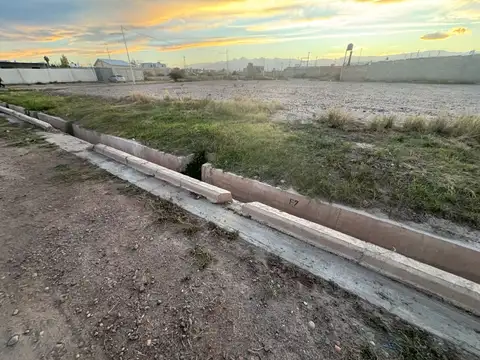 Terreno en Venta en Luzuriaga, USD 19.900