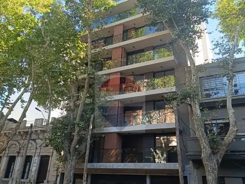 Venta  Monoambiente y garaje Cordón, entrega YA