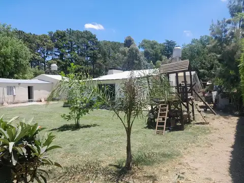 Dos casas en lote de 900 m² apto crédito en Maschwitz