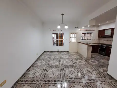Depto Tipo Casa en Venta de 3 ambientes