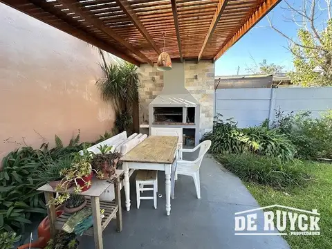 Casa en Venta con 1 cochera