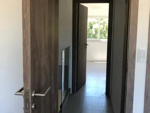 Casa en Alquiler con 1 cochera