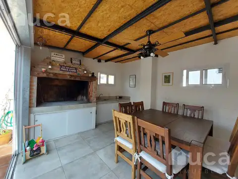 Excelente departamento triplex de dos dormitorios con terraza y parrilla en venta - Barrio Norte
