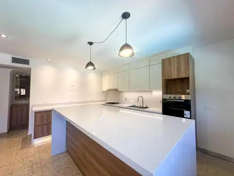 Casa en Venta en Villa Adelina, USD 435.000