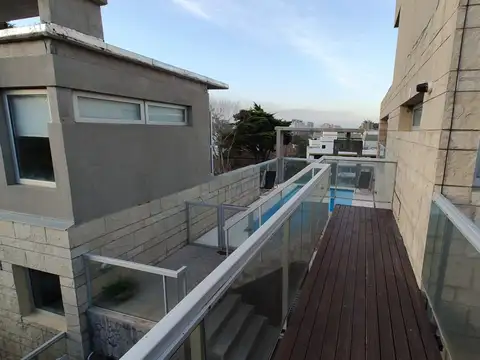 Departamento Triplex 2 Dormitorios en Venta en Pinamar Zona Centro Playa