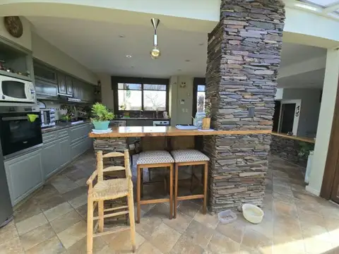Casa 3 ambientes con 2 baños