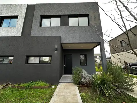 Casa en Alquiler de 3 dormitorios