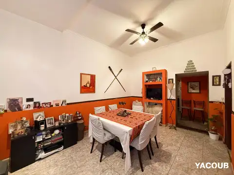 Casa en venta - 3 Dormitorios 2 Baños - La Plata