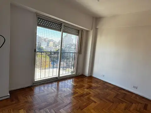 Monroe 4900, Piso 9