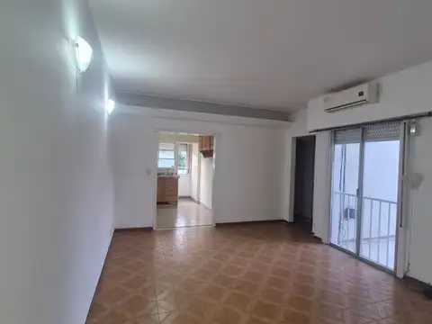 Departamento 3 ambientes,  Lartigau y Avenida Mitre, Wilde, Partido de Avellaneda