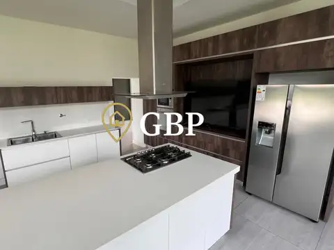Casa 6 ambientes con 6 baños