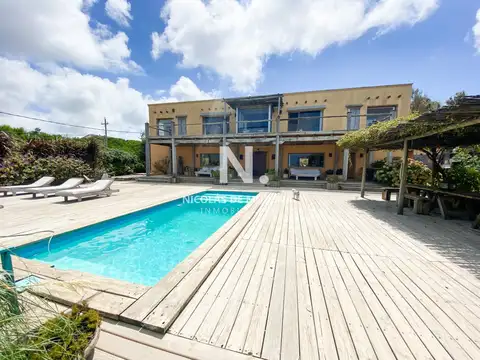 Casa 6 ambientes con 6 baños