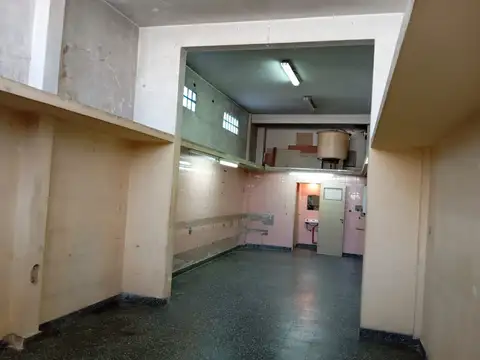 Local en Alquiler en Piñeyro, $ 450.000