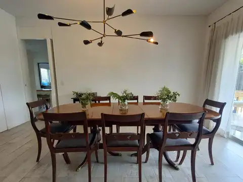 Casa en Alquiler Temporal con 2 cocheras